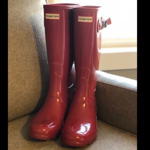 Hunter Huntress size 8 red gloss boots, EUC